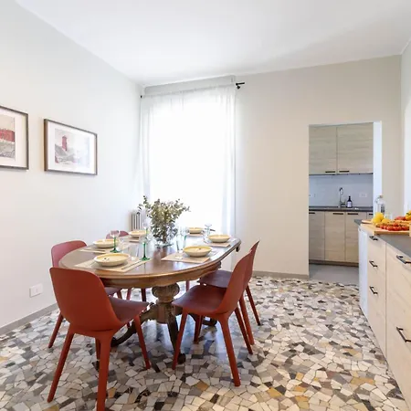 Retro Nova 3 Apartment Milan